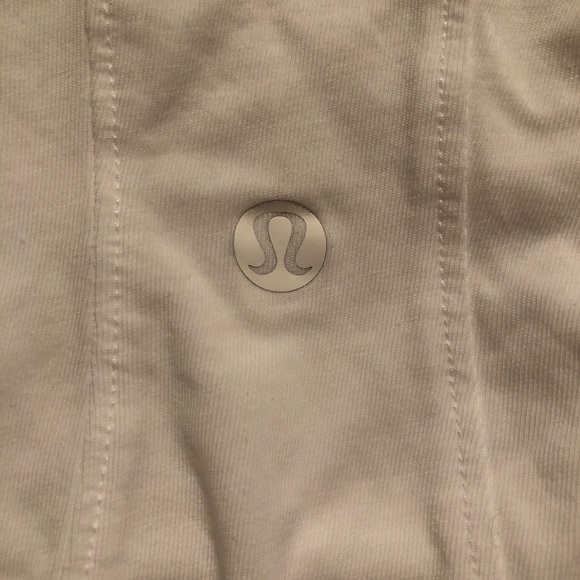 Lululemon ‘muscle’ tank - Picture 5 of 10